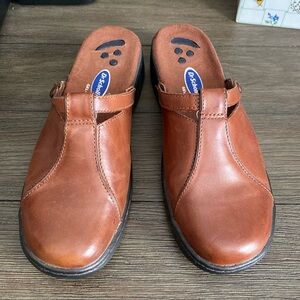 Leather clogs/ slides.